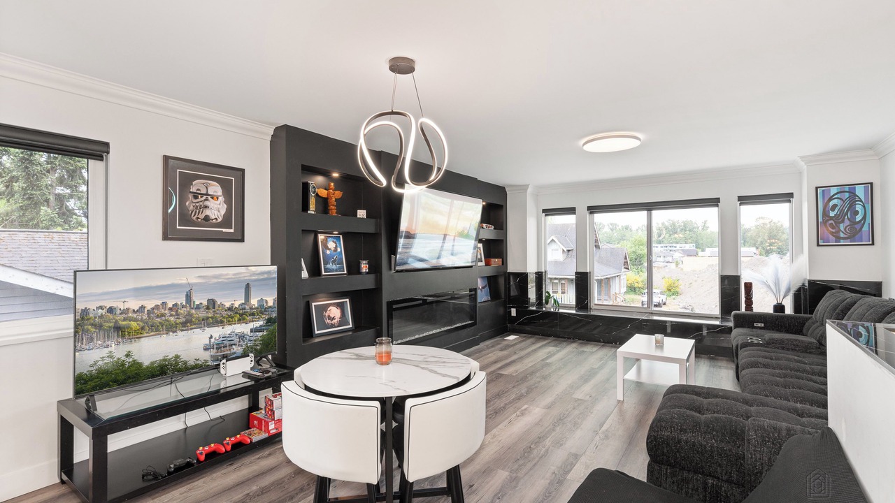 Photo of Livingroom in West Vancouver