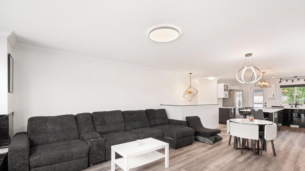 Photo of Livingroom in West Vancouver