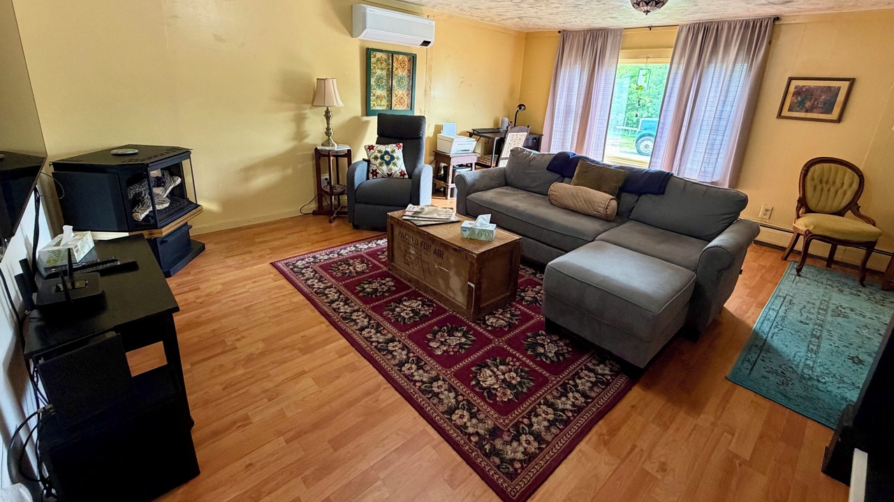 Photo of Livingroom in Island Falls
