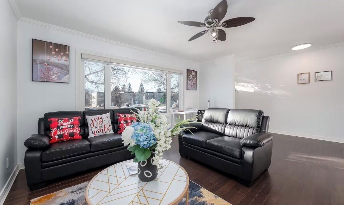 Photo of Livingroom in Southeast Calgary