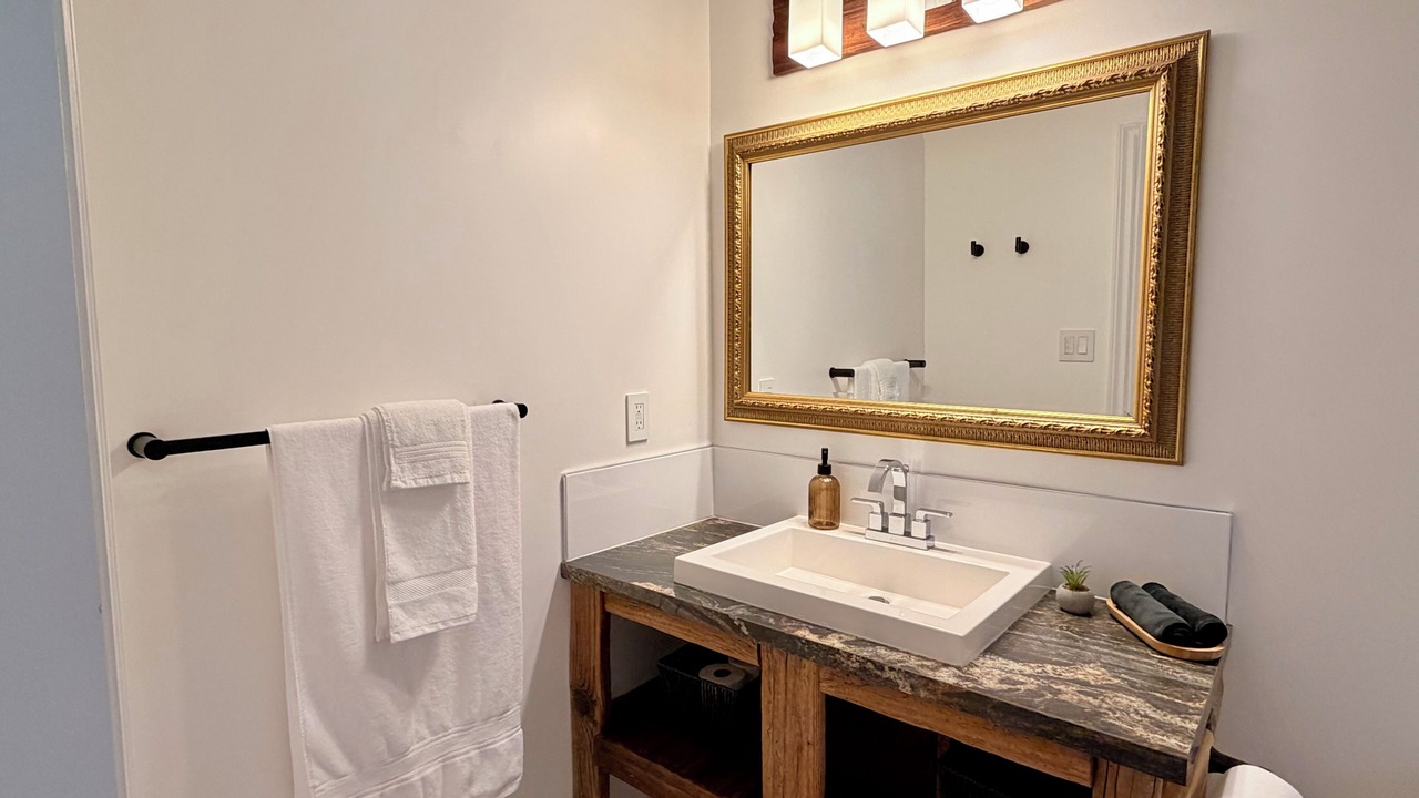 Photo of Bathroom in Quathiaski Cove