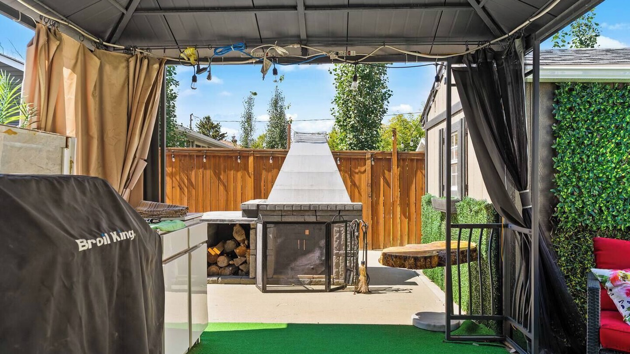 Photo of Patio Balcony in Southeast Calgary
