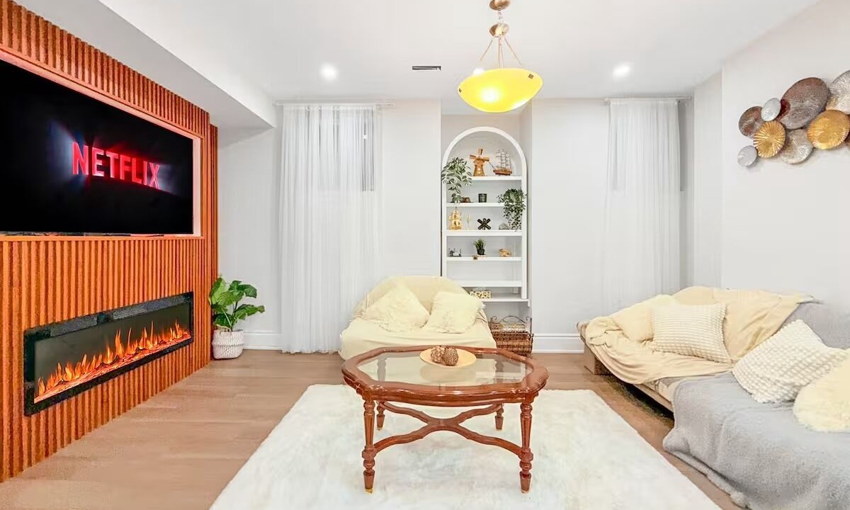 Photo of Livingroom in Oakville