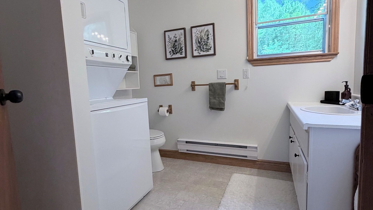 Photo of Bathroom in Dysart et al