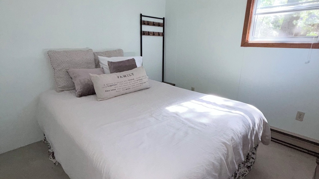 Photo of Bedroom in Dysart et al