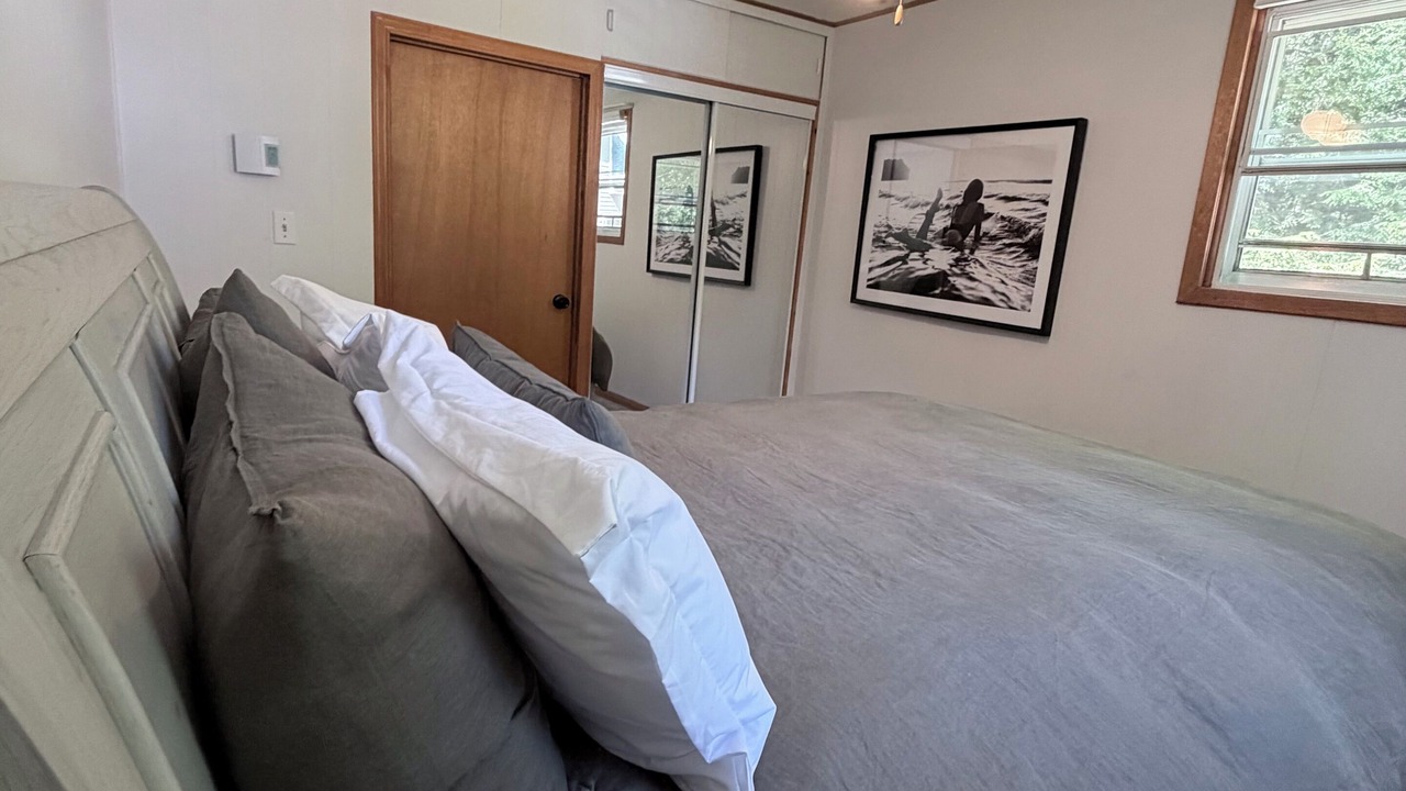 Photo of Bedroom in Dysart et al