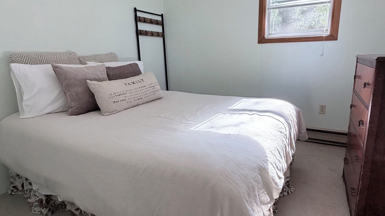 Photo of Bedroom in Dysart et al