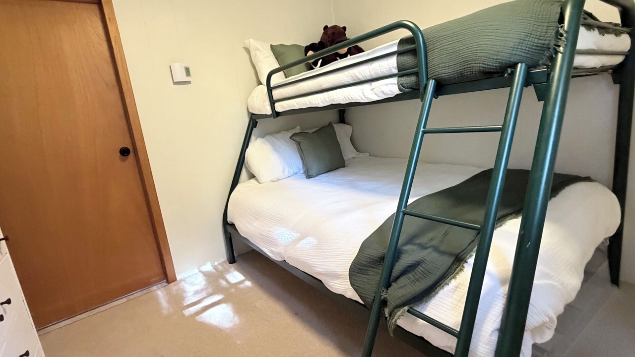 Photo of Bedroom in Dysart et al