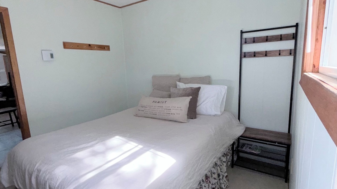 Photo of Bedroom in Dysart et al