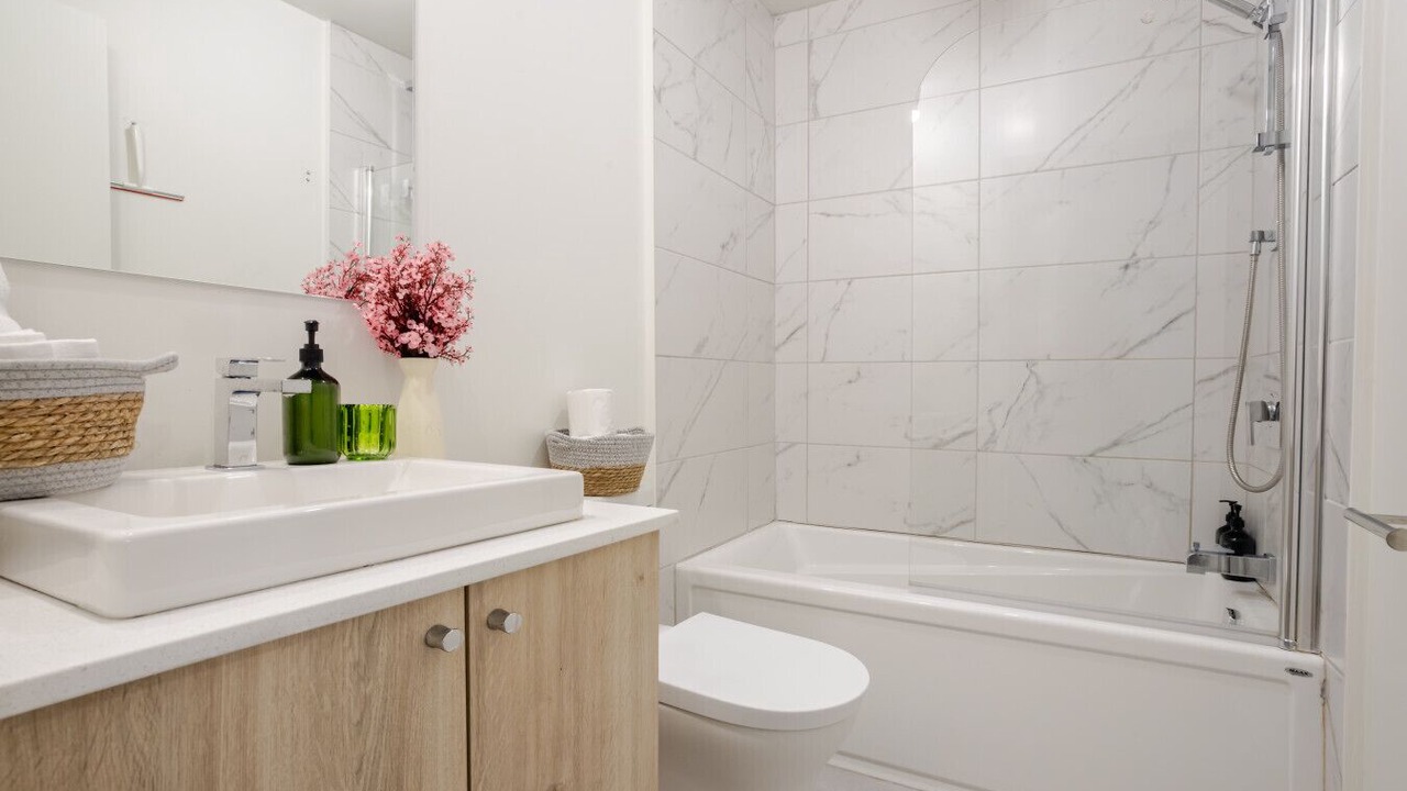 Photo of Bathroom in La Petite-Patrie