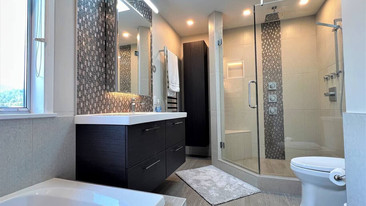 Photo of Bathroom in Garibaldi Highlands