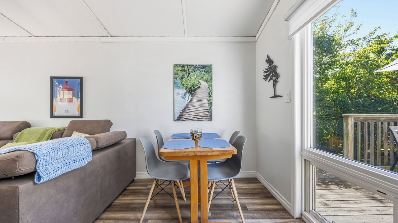 Photo of Livingroom in Sarnia