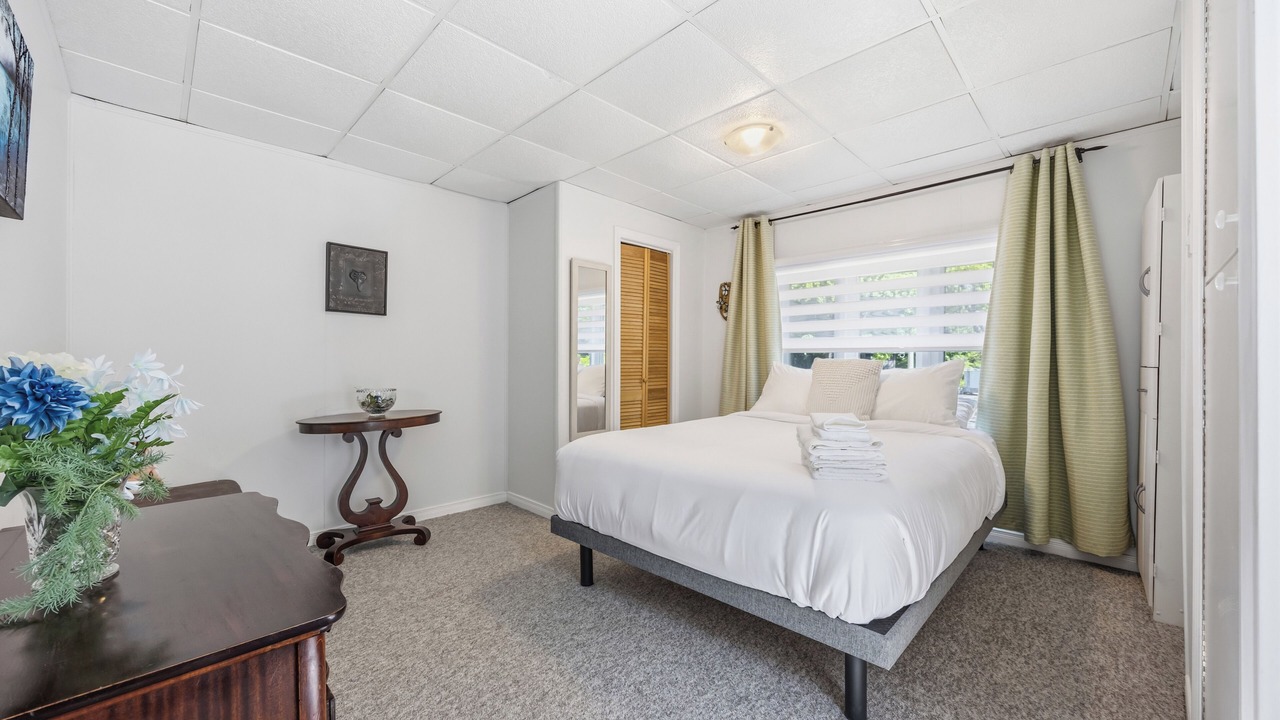 Photo of Bedroom in Sarnia