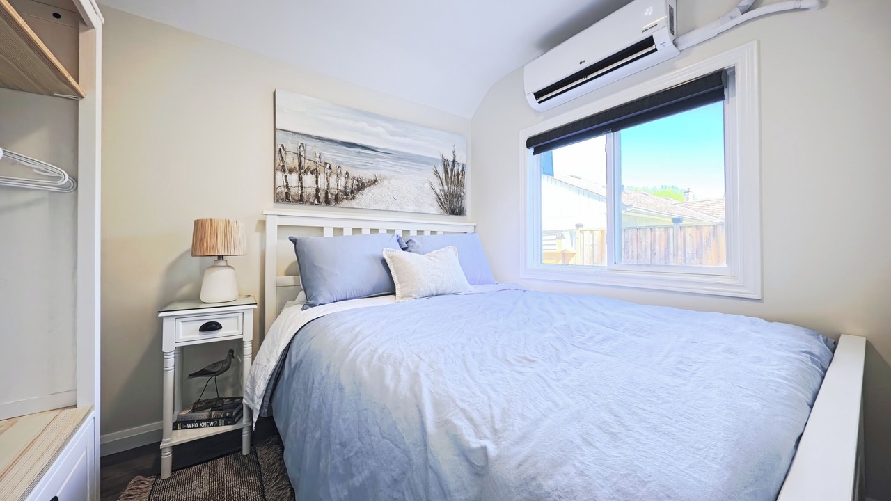 Photo of Bedroom in Port Dalhousie