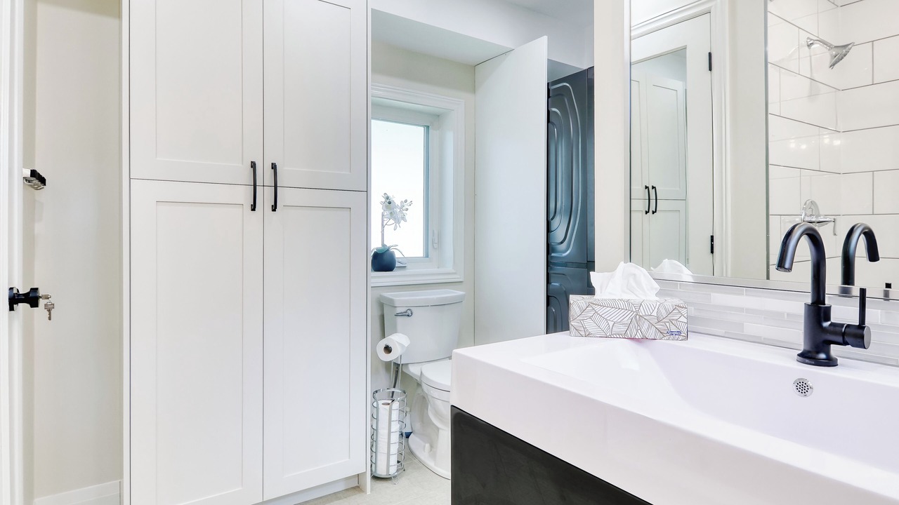 Photo of Bathroom in Port Dalhousie