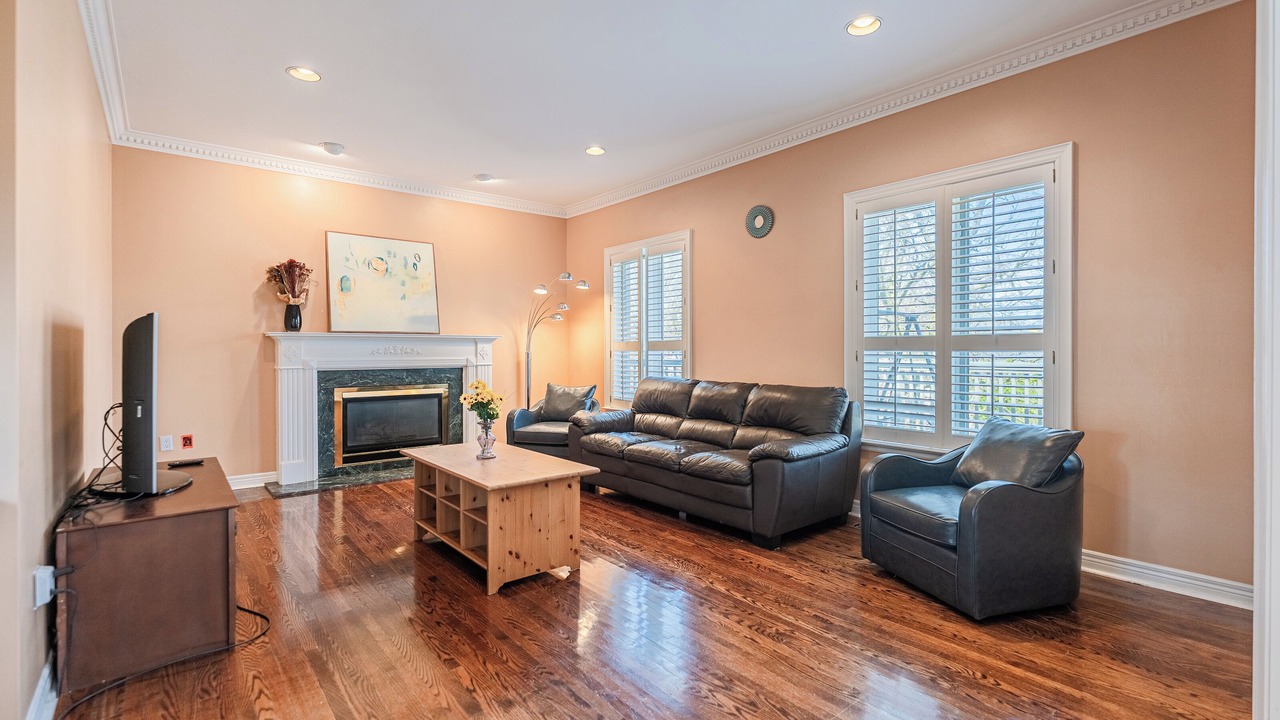 Photo of Livingroom in Richmond Hill