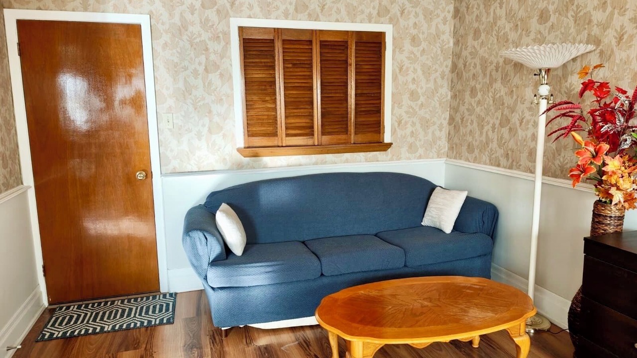 Photo of Livingroom in Jane and Finch