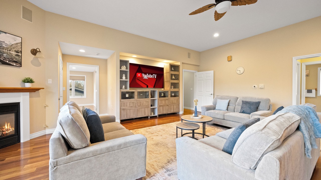 Photo of Livingroom in County of Brant