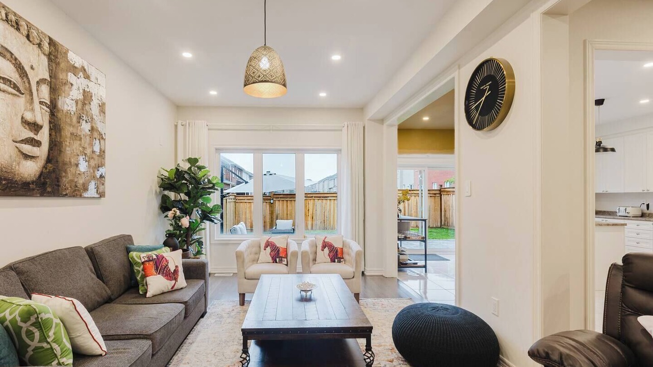 Photo of Livingroom in Durham Region