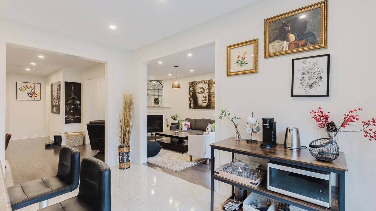 Photo of Livingroom in Durham Region