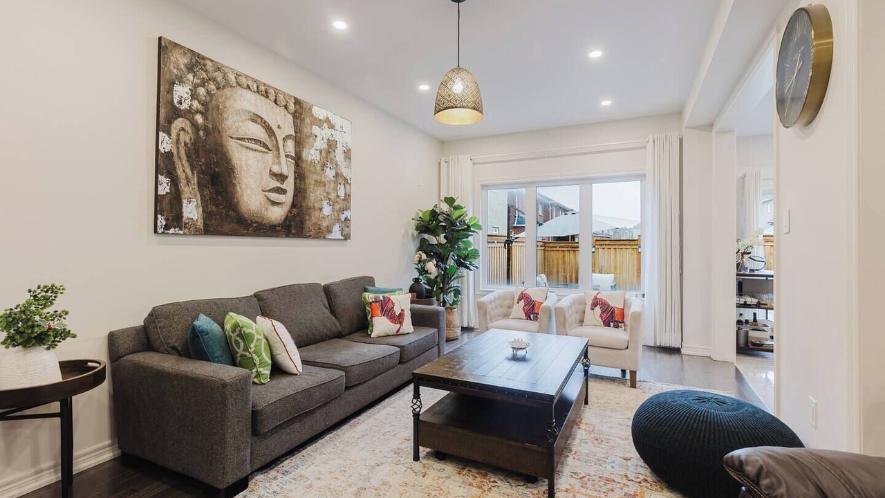 Photo of Livingroom in Durham Region