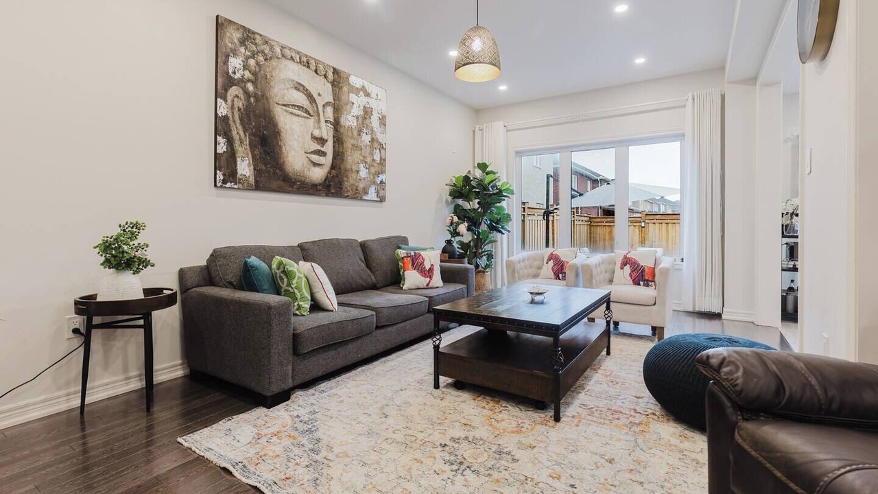 Photo of Livingroom in Durham Region