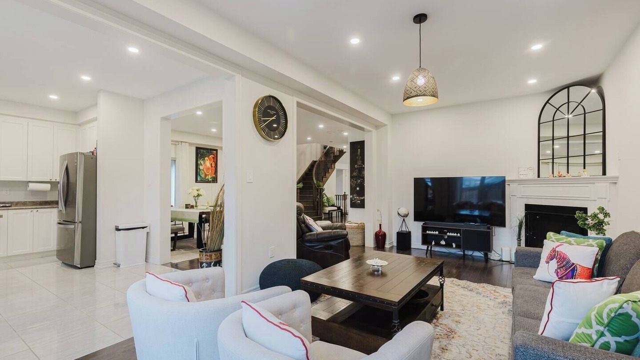 Photo of Livingroom in Durham Region