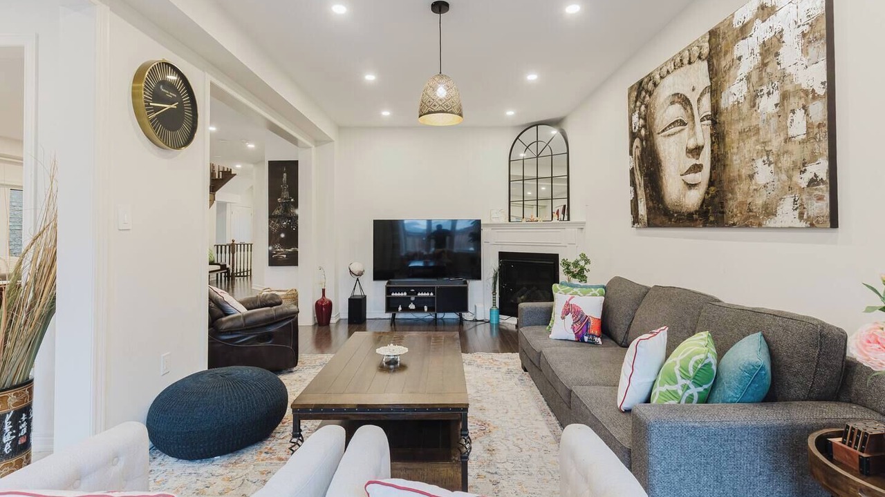 Photo of Livingroom in Durham Region