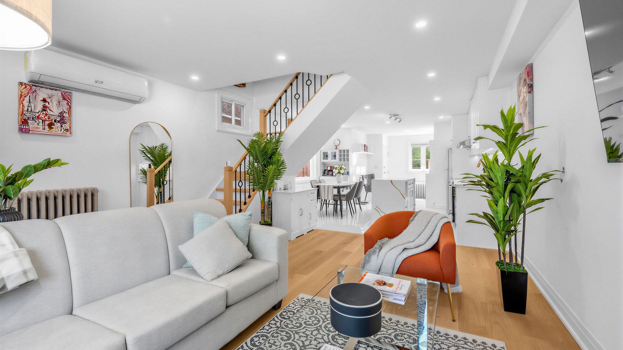 Photo of Livingroom in Mount Pleasant West