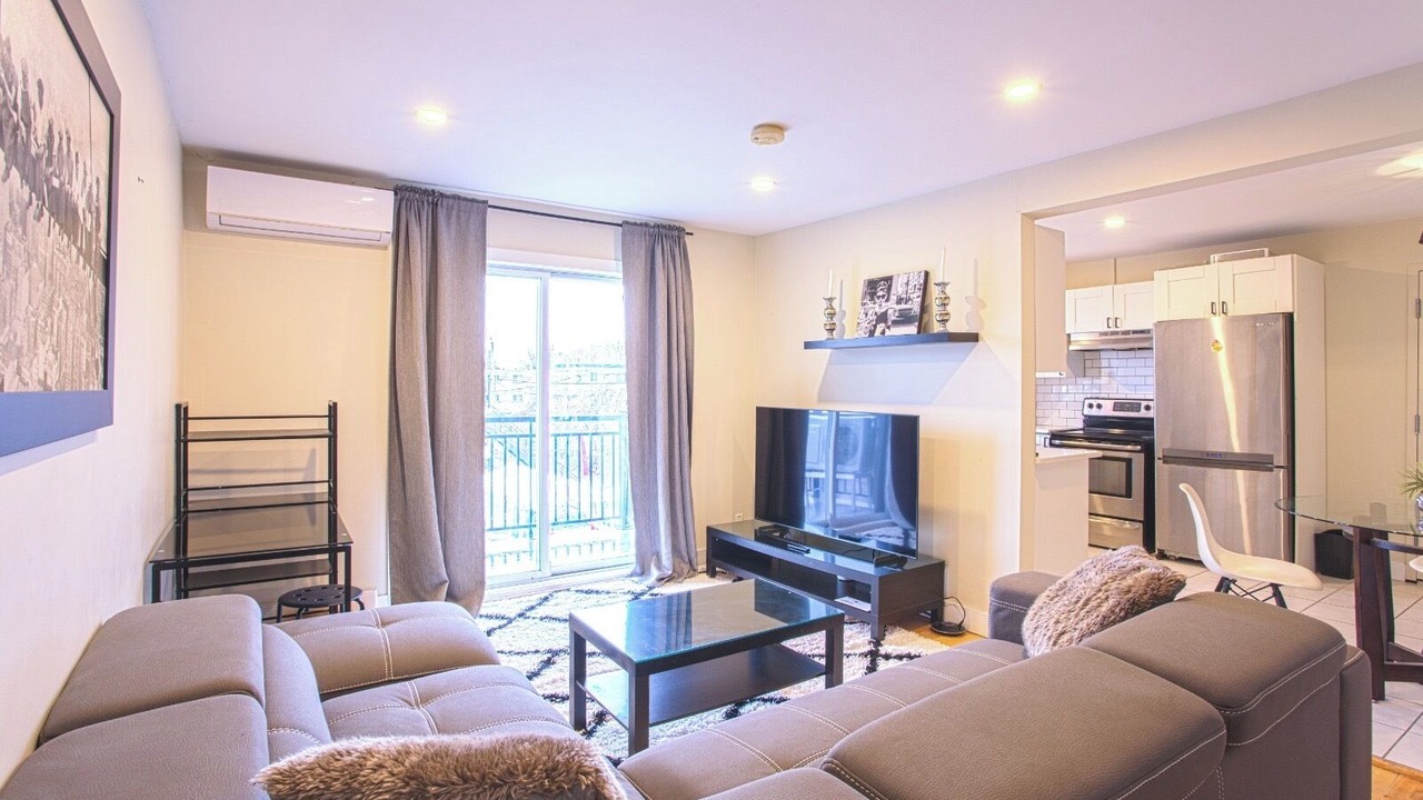 Photo of Livingroom in Laval