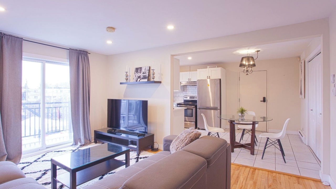 Photo of Livingroom in Laval