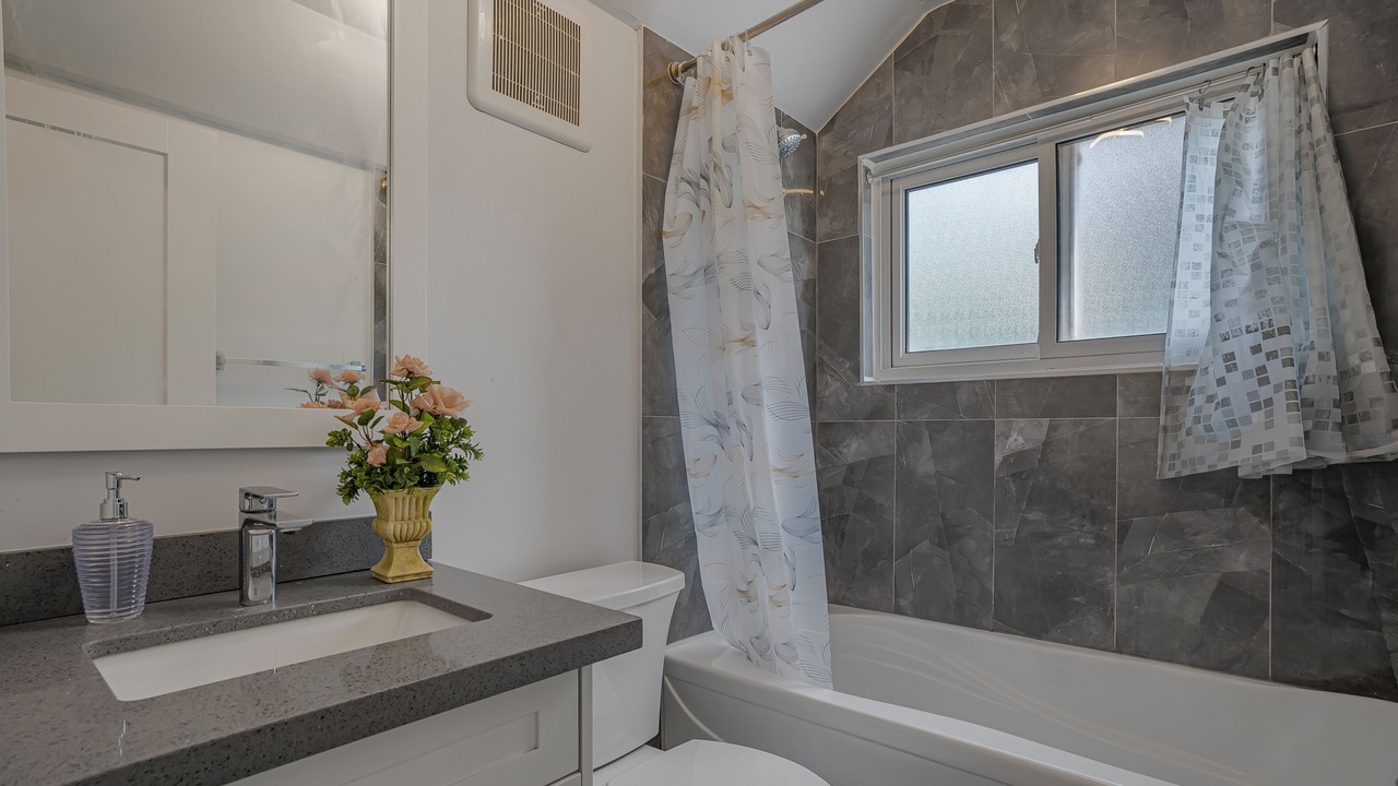 Photo of Bathroom in Willowdale