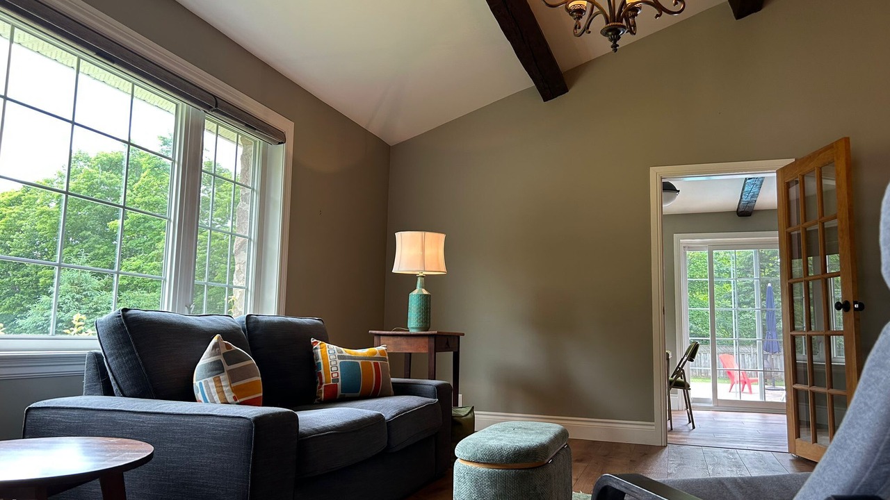 Photo of Livingroom in Milton