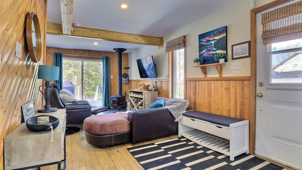 Photo of Livingroom in Notre-Dame-Des-Bois