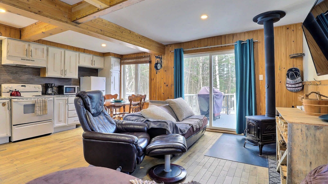 Photo of Livingroom in Notre-Dame-Des-Bois