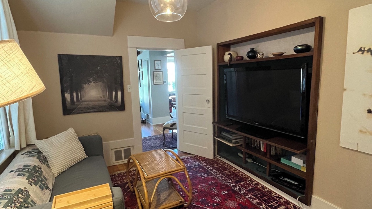 Photo of Livingroom in Kitsilano
