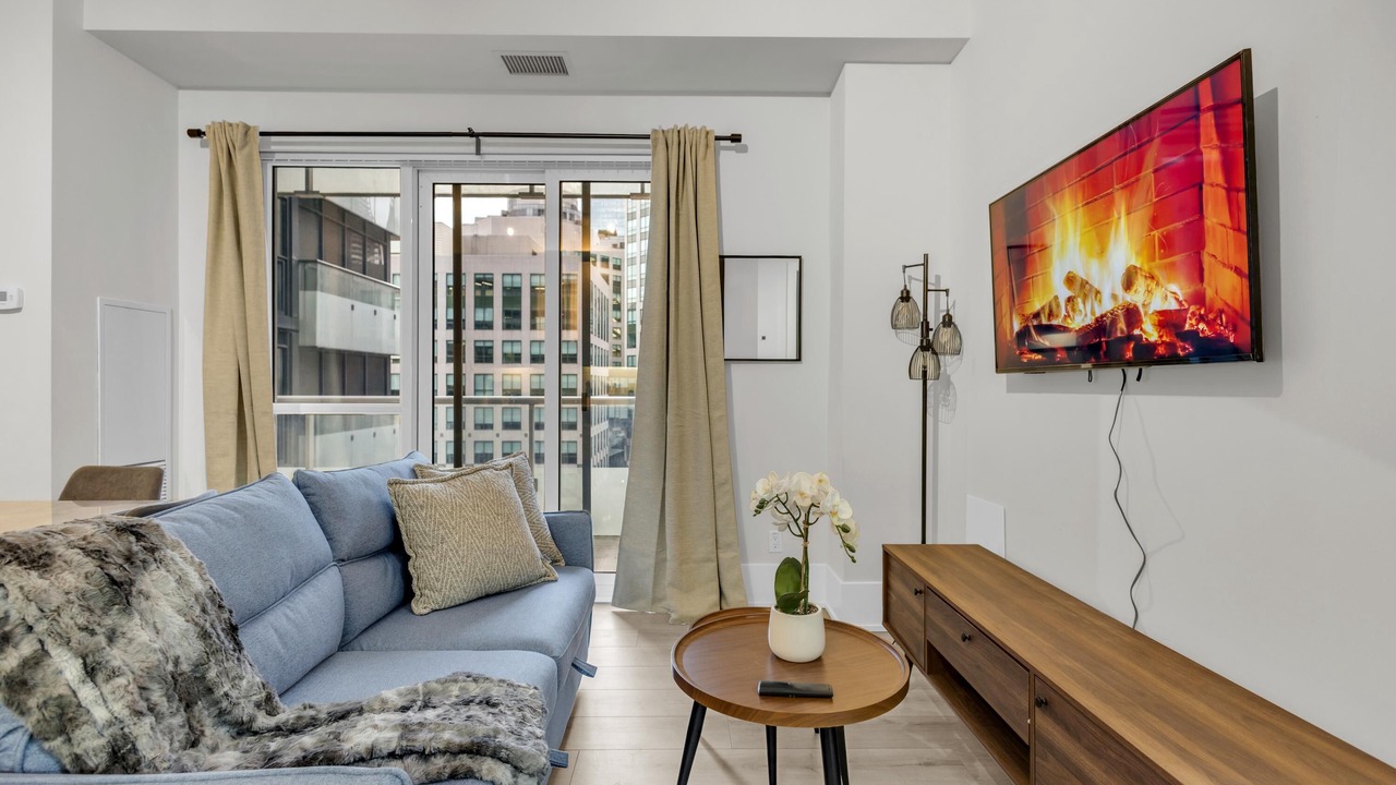 Photo of Livingroom in Toronto Entertainment District