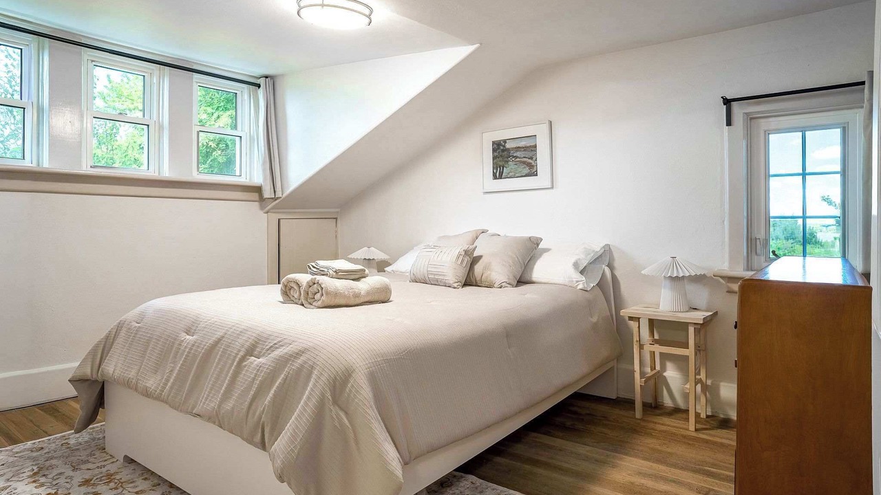 Photo of Bedroom in Greater Napanee