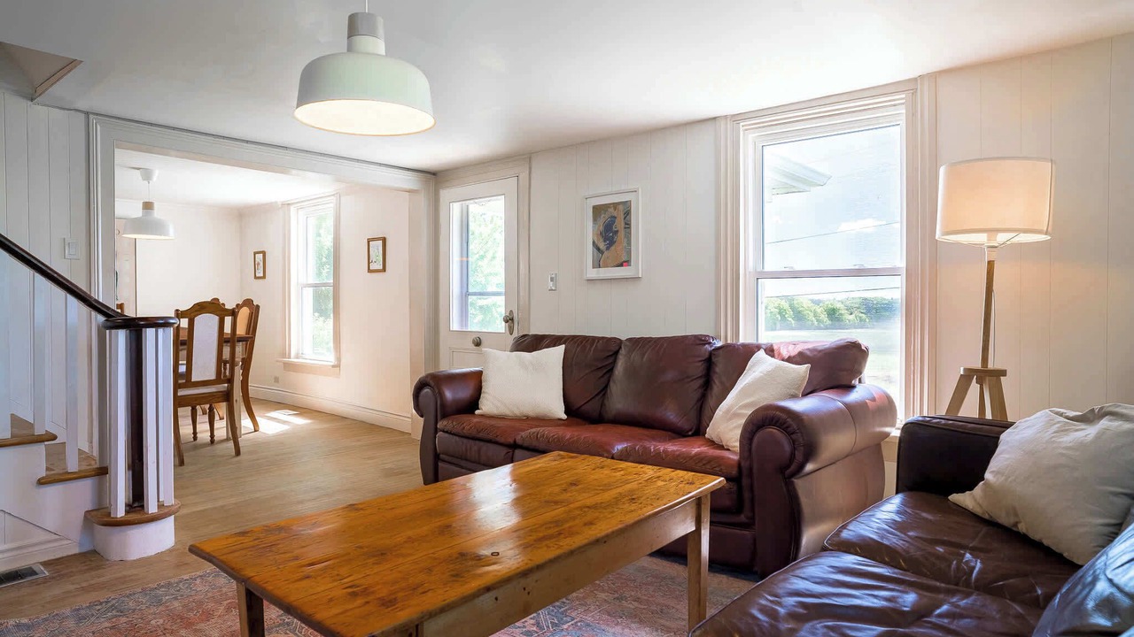 Photo of Livingroom in Greater Napanee