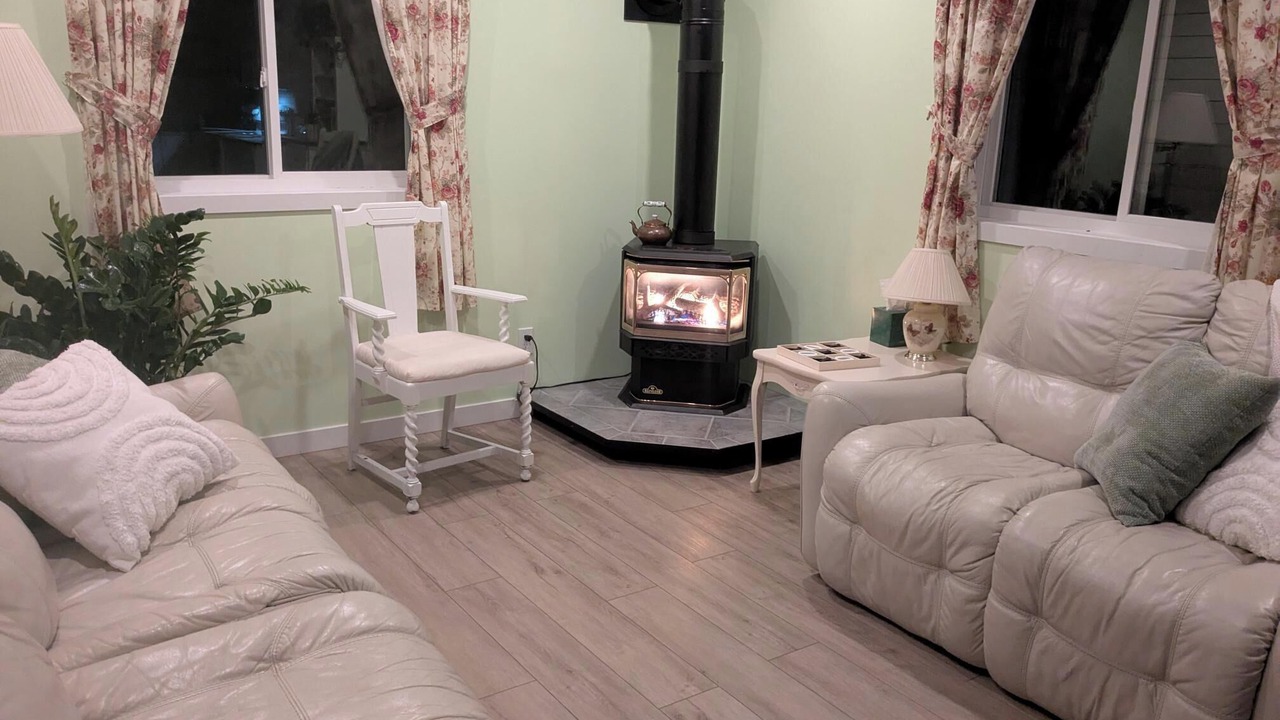 Photo of Livingroom in Addington Highlands