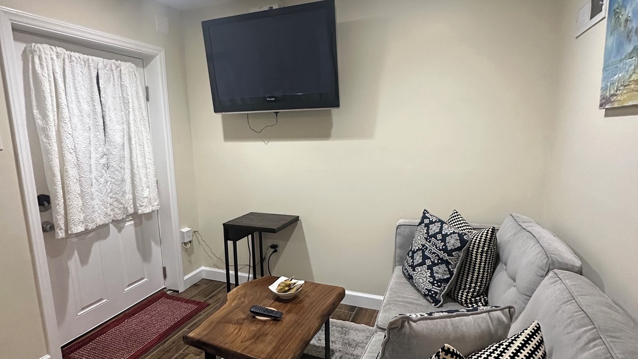 Photo of Livingroom in Chapel Hill
