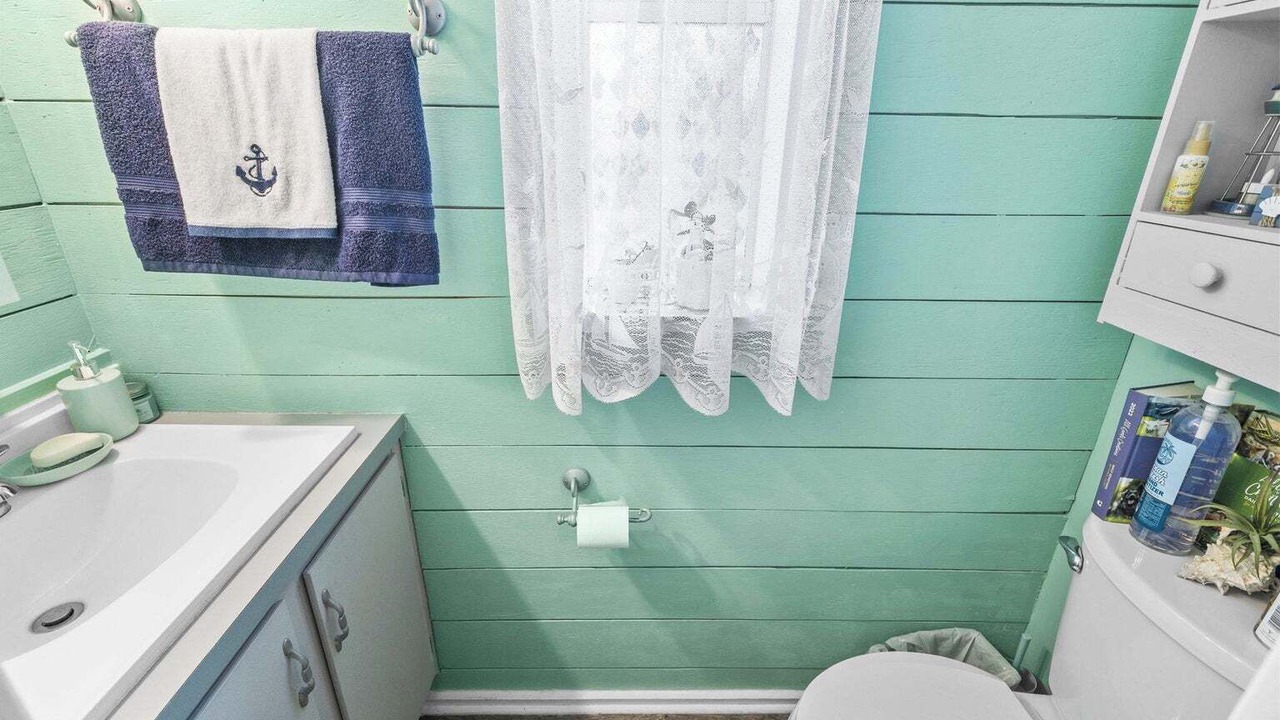 Photo of Bathroom in Merritt