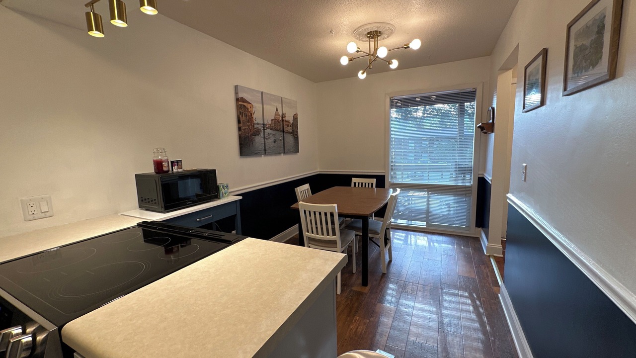 Photo of Kitchen in Colonel Elias Earle Historic District