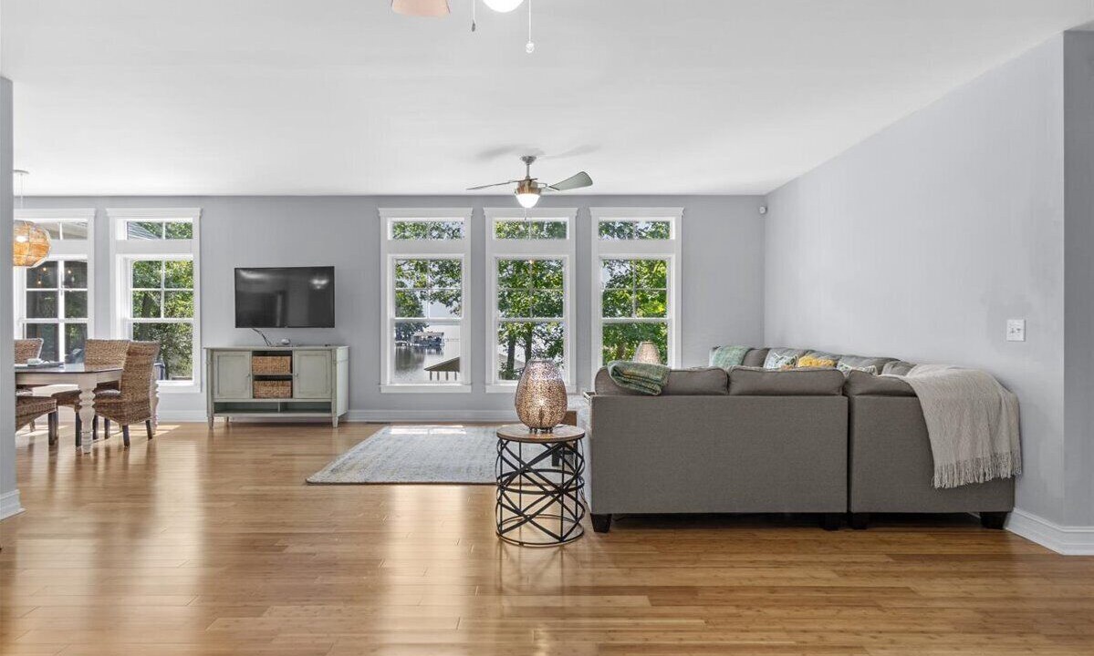 Photo of Livingroom in Whitby Cove