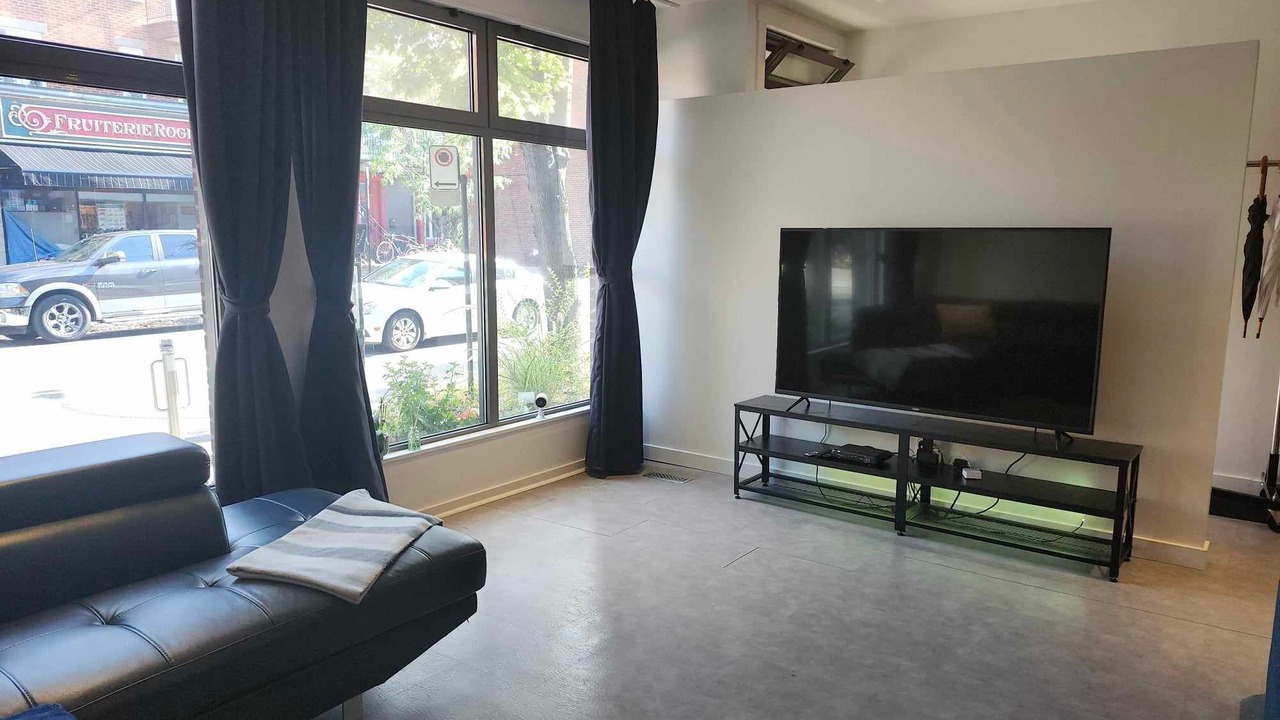Photo of Livingroom in De Lorimier