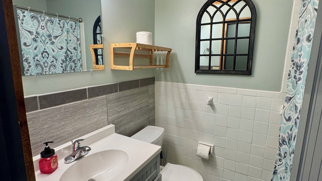 Photo of Bathroom in Bramwell