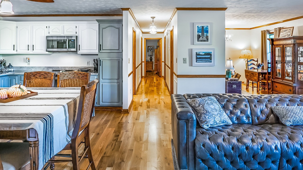 Photo of Livingroom in Elizabethton
