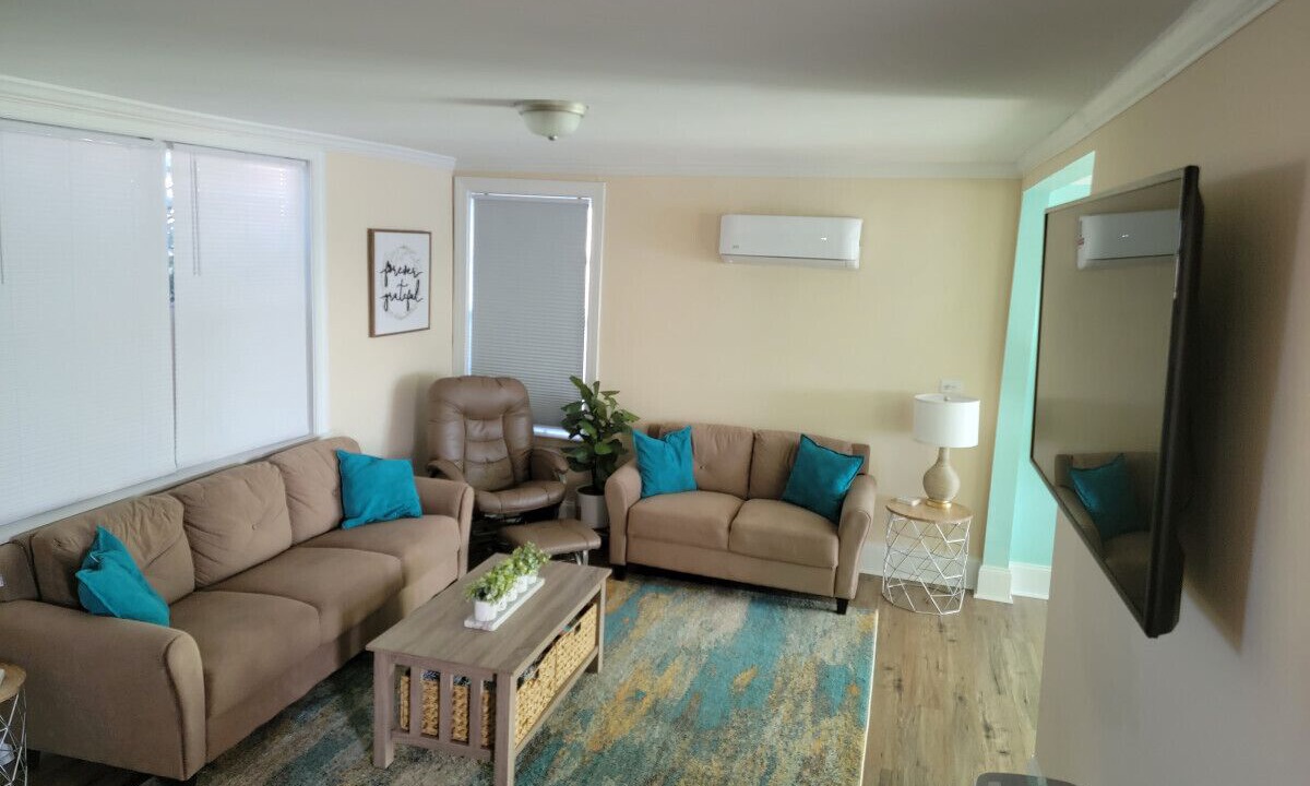 Photo of Livingroom in Cedar Point