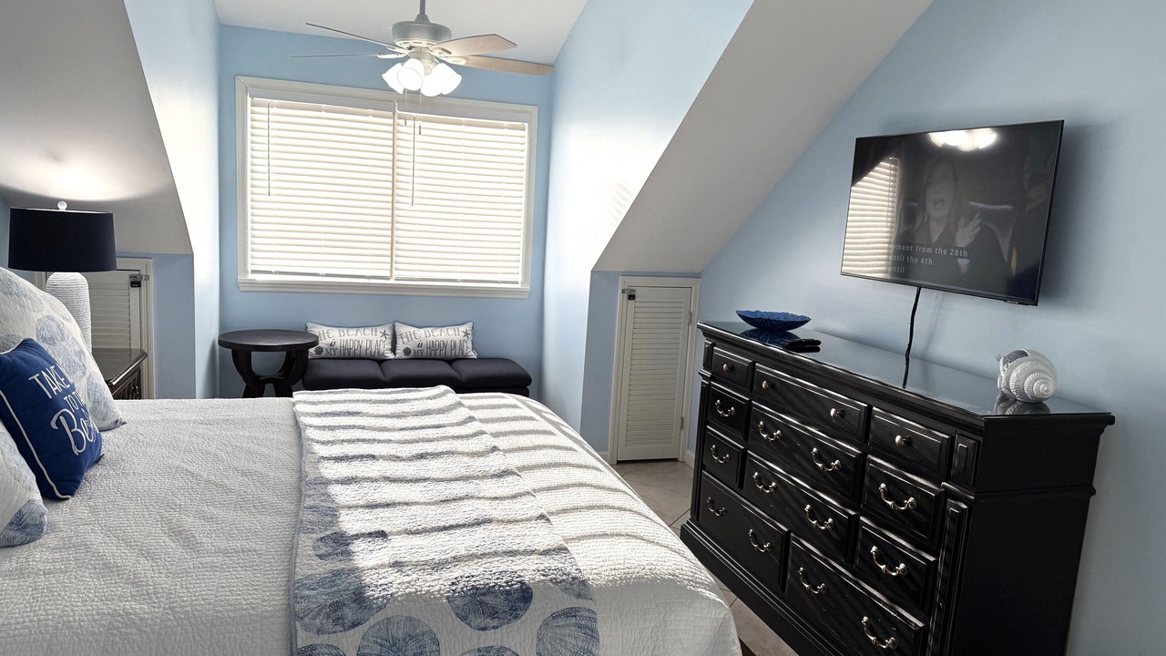 Photo of Bedroom in Arcadian Shores