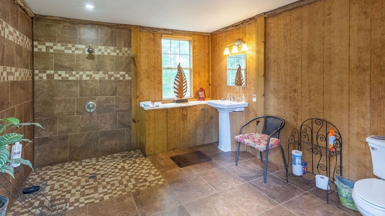 Photo of Bathroom in Cullowhee